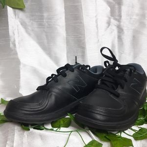 NEW BALANCE MEN'S BLACK SNEAKERS
